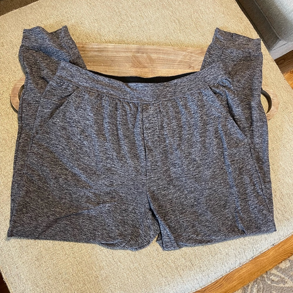 Mens Lululemon Intent Jogger in Heathered Black